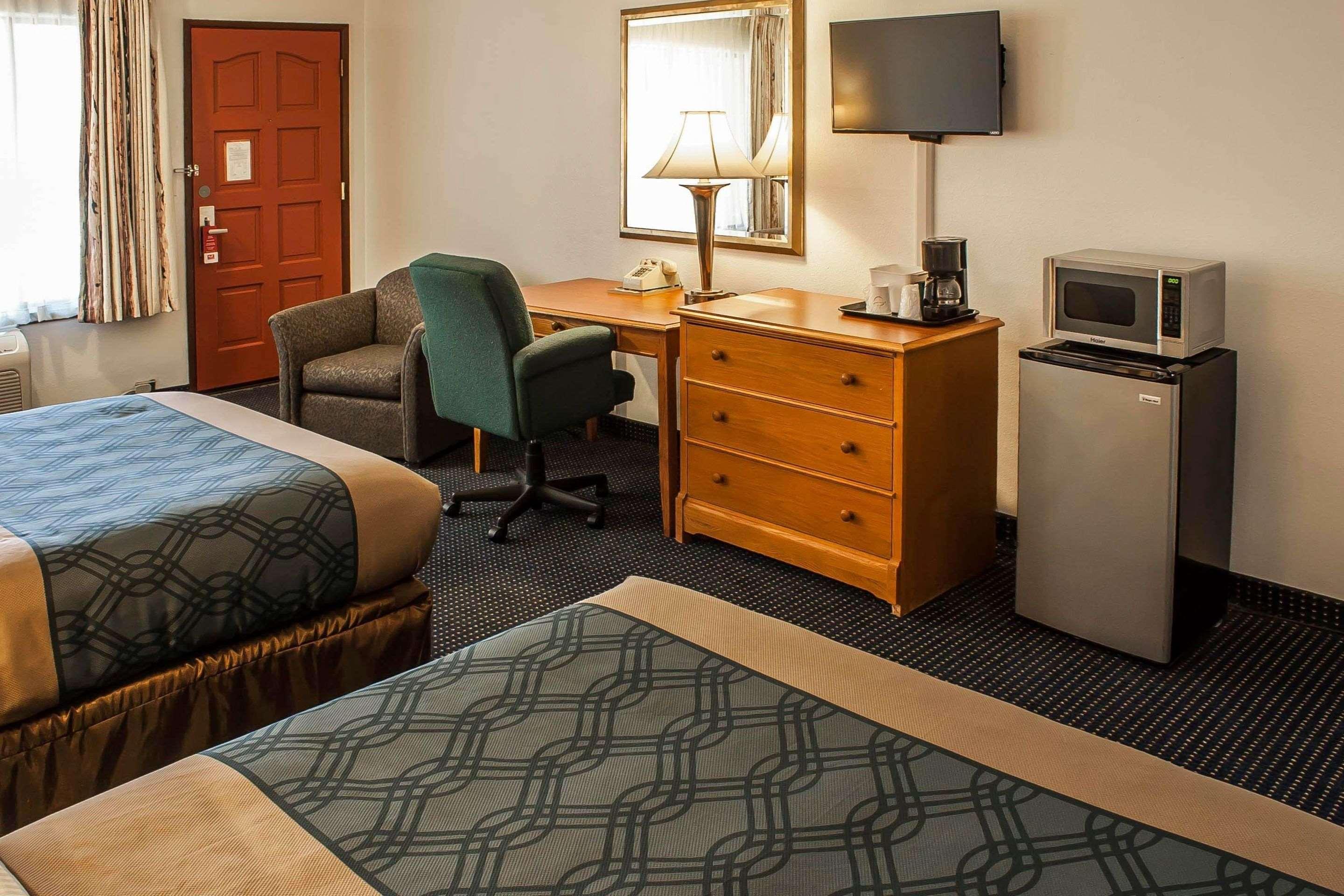 Econo Lodge Inn & Suites Hoquiam Exterior photo